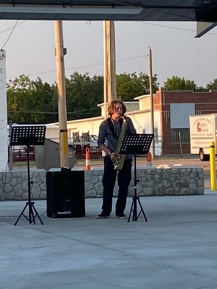 CrkValleyStorm's tweet photo. It was a beautiful evening for the Creek Valley Music Night at the Gathering Place! https://t.co/myv1UBKfDQ