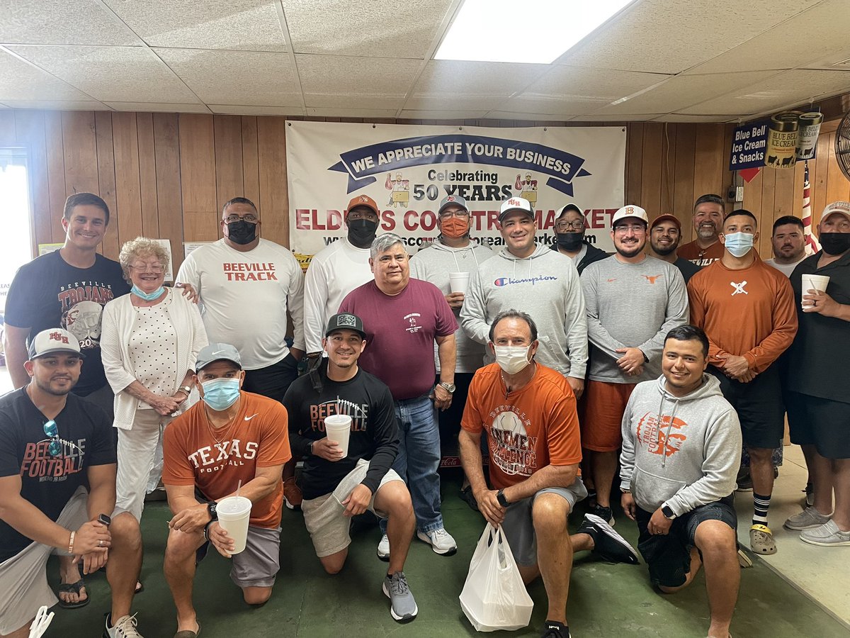 bisd_athletics's tweet photo. A big thank you to Mr. Edward Guerrero and to Elder’s Country Market and Store for providing lunch and dessert to the football coaching staff. We greatly appreciate your continued support!!!
#community
#beevilletrojans https://t.co/xE6wRL4RjS