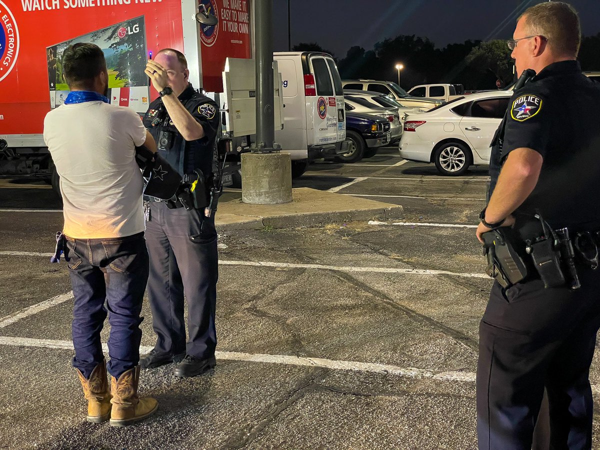 IrvingPD's tweet photo. One of our Officers witnessed a hit and run minor accident which resulted in the individual being arrested for DWI. We urge everyone to not drink and drive for everyone’s safety! #DWIUnit #SaturationSaturday @MADDOnline https://t.co/uLJ5gFaEam