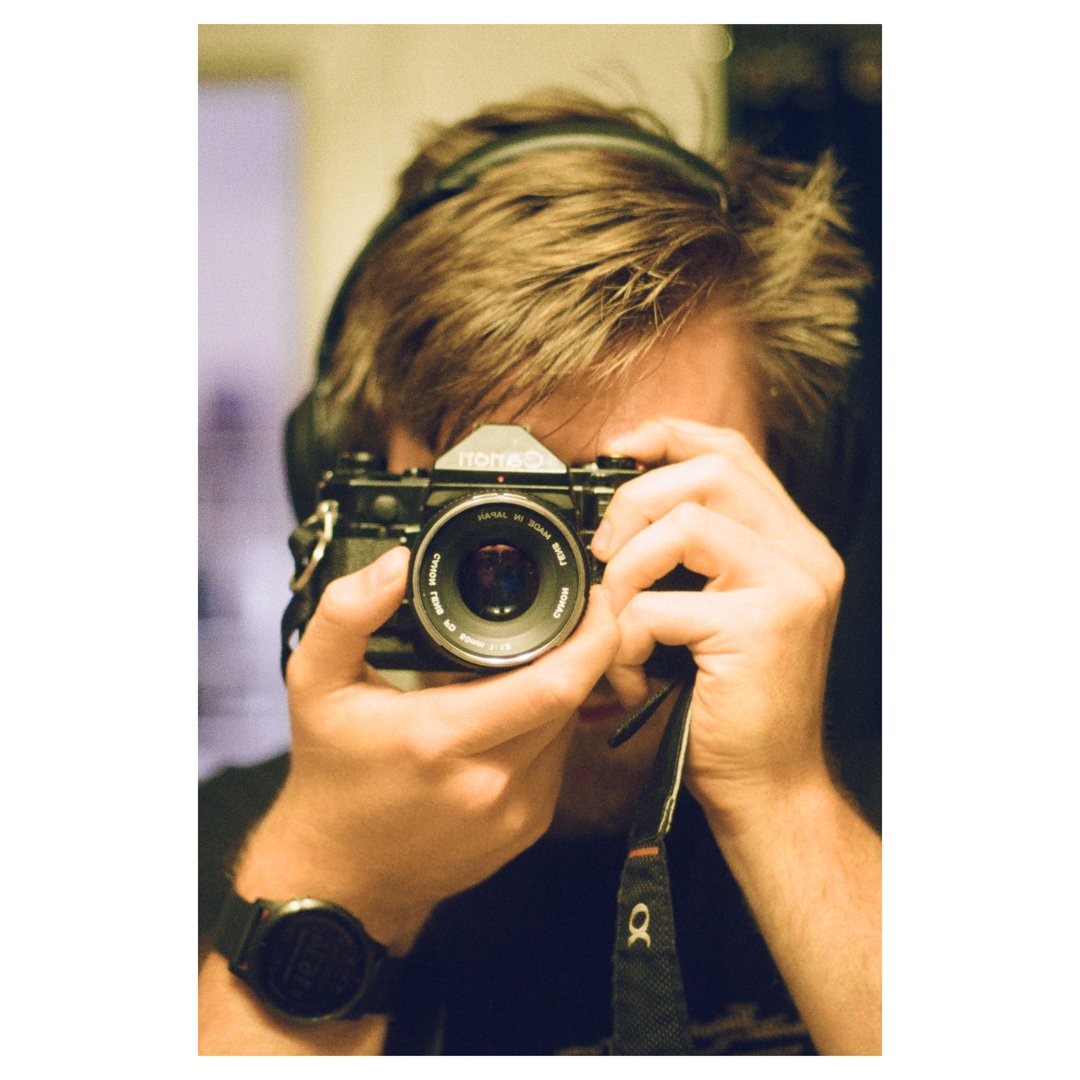Susikūriau naują instagram, bus tik gražios nuotraukos su juostiniu fotiku, reikia sekėjų :D   instagram.com/ftvulpes.film