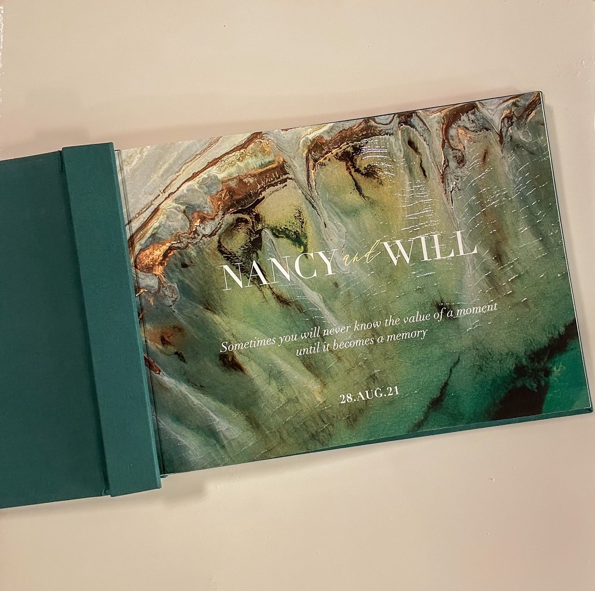 Happy is who happy does 🤍
#weddingday 
#ilovemyjob