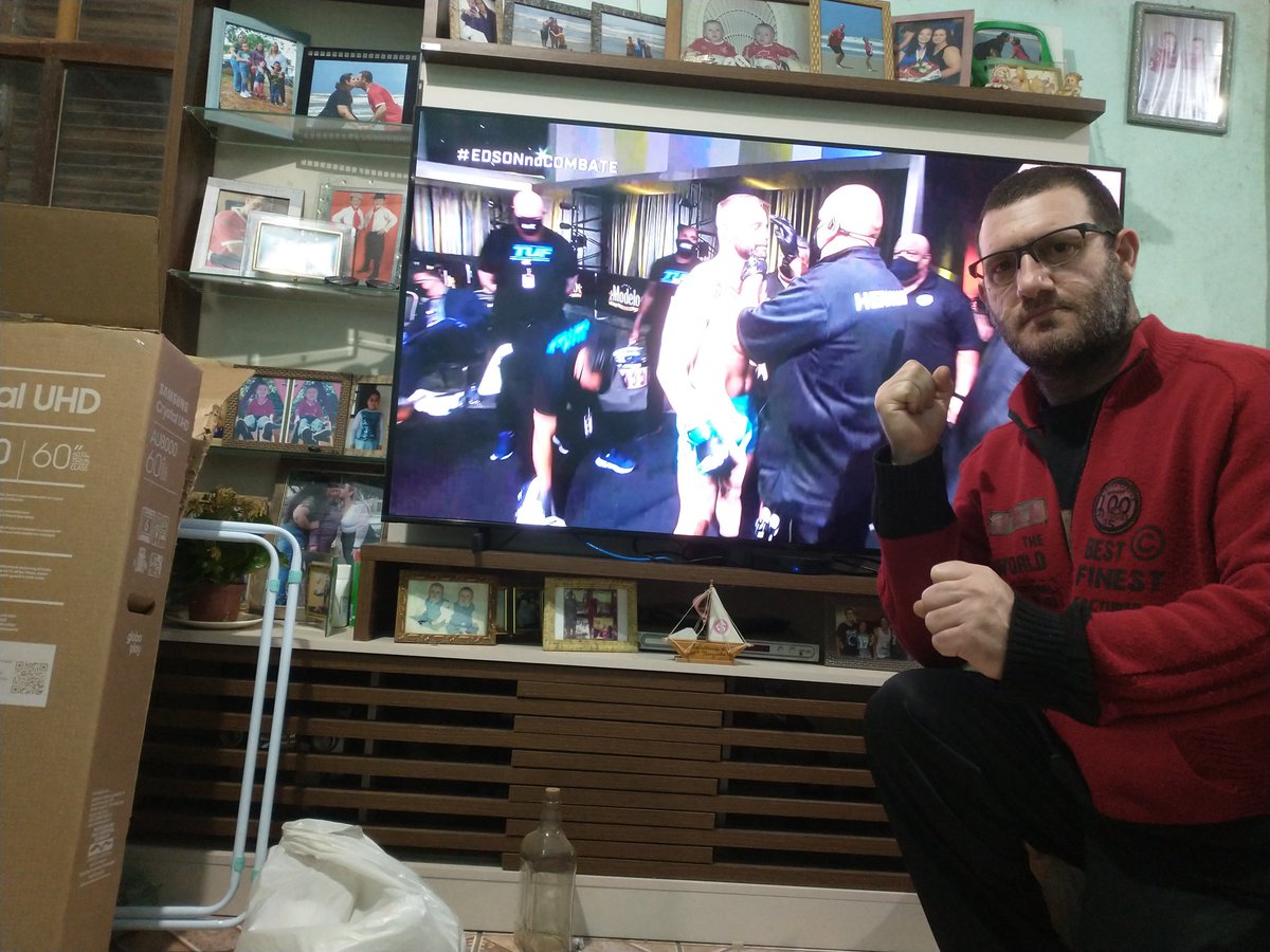 ermescolorado's tweet photo. #EDSONnoCOMBATE Santo Antônio da Patrulha RS na torcida no COMBATE!!!! https://t.co/myG9IVs6q1