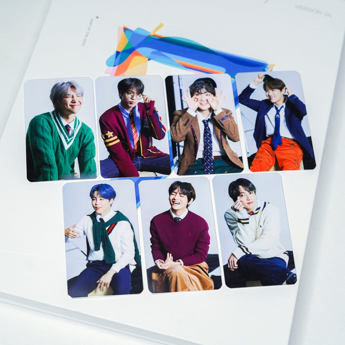 bdbyegos's tweet photo. some new items were added to my shop!! i'm really in love with the wings bookmarks with charms >.<!!

pls rt to support.
https://t.co/cf86Dl82DG

@bts_twt @bts_bighit 
bts photocards sell selling holographic https://t.co/iFK3l6M1p9