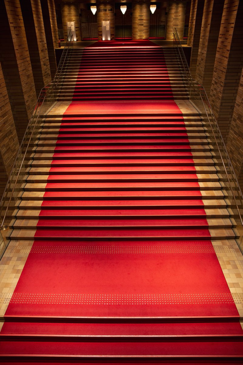 This will drive you crazy #WritingCommunity 

Is this staircase going up or down?