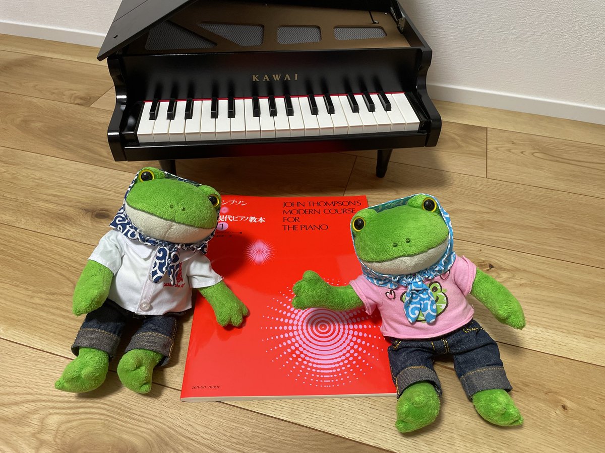 gichorabbit's tweet photo. 🐸🐸久しぶり〜💕
もう忘れられてるかも💦
コロナが落ち着かないので、ずっと家で遊んでるカエル達です
ぬいぐるみ友達のみんなも元気で過ごしてますように🙏

#久しぶりの投稿 #ぬいぐるみ #コポー https://t.co/MfbEOZBybE