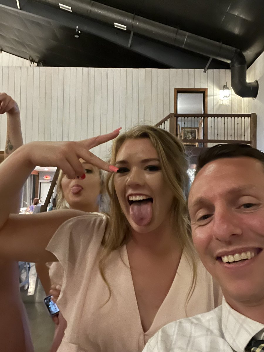 CoachRobie232's tweet photo. Such a fun night celebrating Kristen and reuniting with my #dirtytdog crew! Grateful for each one of them and love the friendship they still have! Incredible group of young women! https://t.co/3jlSZ5uidM