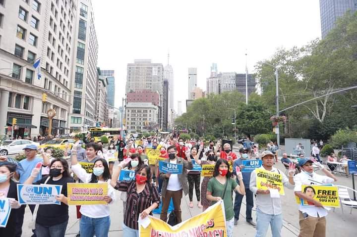 Burmese Community in #USA staged a protest in #NewYork on Aug28 L.time and showed their support of <a href="/UN/">United Nations</a> representative U Kyaw Moe Tun and <a href="/NUGMyanmar/">National Unity Government Myanmar</a> as a legitimate government in next month <a href="/UN/">United Nations</a> General Assembly.

#KyawMoeTunRepresentsMyanmar 
#WhatsHappeningInMyanmar 
#Aug29Coup