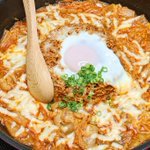 チキンラーメンでチーズタッカルビ!キムチとチーズの相性が抜群!