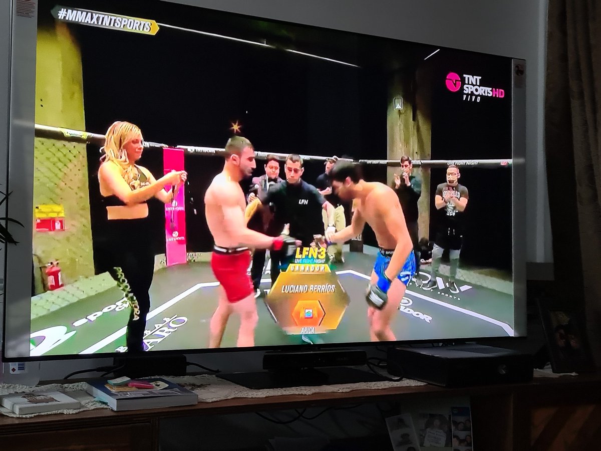 kgomezriqa's tweet photo. Buenisima pelea y que mejor que ganó el Ariqueño #Lucioano felicitaciones #LFN3 #MMAxTNTSPORTS https://t.co/vYIKEaodmg