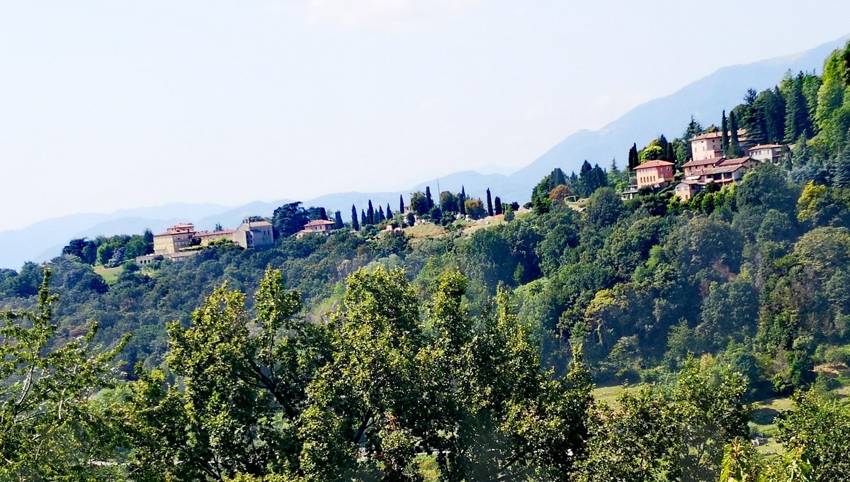 f_gilbey's tweet photo. Buona Domenica...peaceful Sunday in the hills of Bergamo #benedictinemonastery #Bergamo #lombardia #italy #monastery #SundayMorning #slowmorning #italiansummer https://t.co/Pu5BOUZwHw