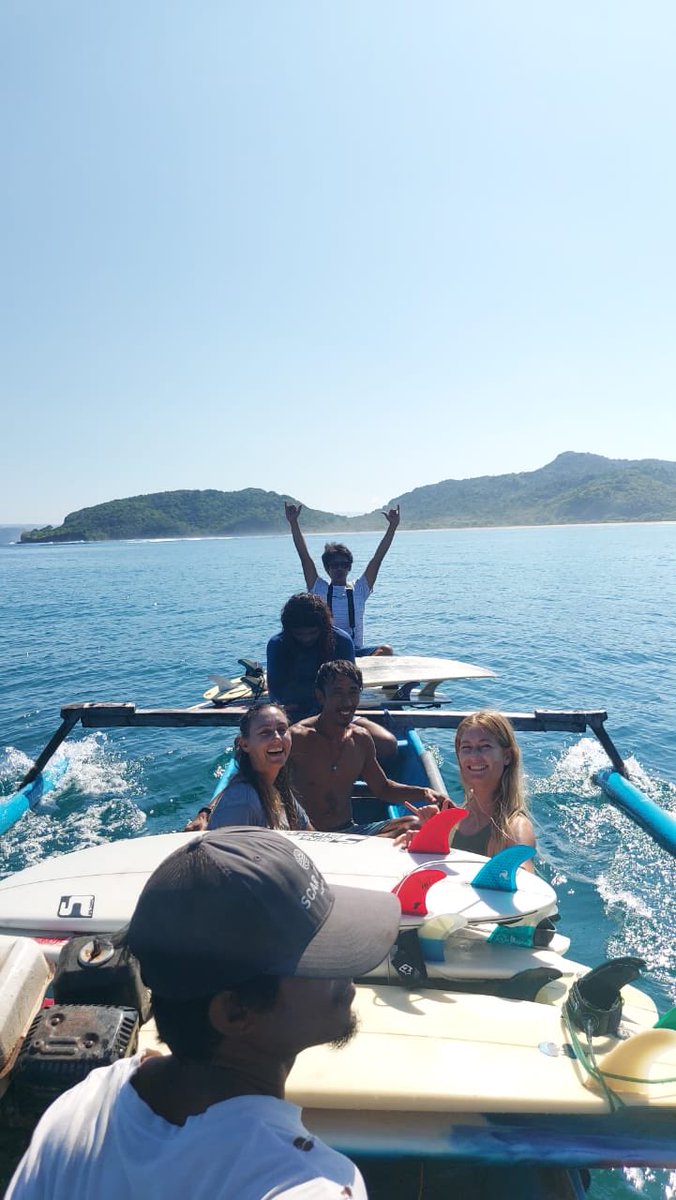 Boat rides out to the break, cold drinks waiting when you’ve finished surfing, sounds good to me!!

#bjjsurfparadise 2023