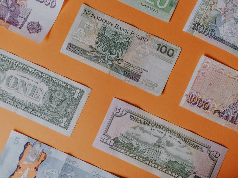 ARTTOKEN4's tweet photo. What Is a #Stablecoin?
A stablecoin is a type of #cryptocurrency whose value is tied to an outside asset, such as the U.S. #dollar or #gold, to stabilize the price.
#ArtToken https://t.co/hsFtVbP3gO