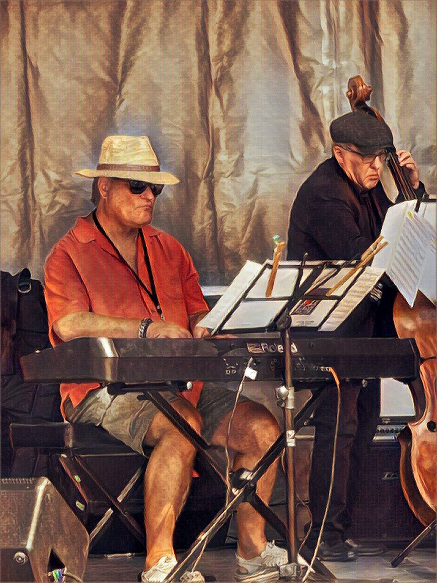 Backing up Cheryl Fisher at the YYC Summer Jazzfest. #livejazz #jazzpiano #yycjazz