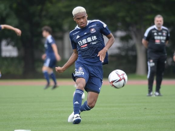 神奈川新聞運動部 ニーム フランス 共同 サッカーのフランス２部リーグで28日 トゥールーズのオナイウ阿道がホームのバランシエンヌ戦で前半終了間際に２試合連続となる今季２点目を決めた フル出場し チームは１ ０で競り勝った Fmarinos