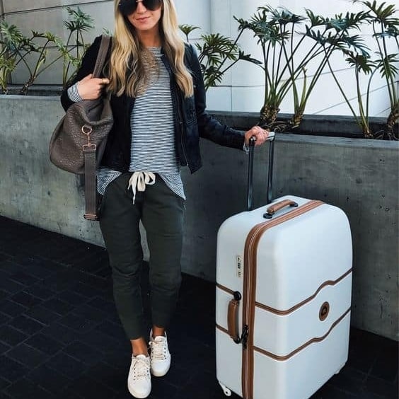 andreag42680997's tweet image. #modacomoda para ir a un #avion. 

travesiasemocionales.wordpress.com/2021/08/29/com…

#travesiasemocionales #agenciastours #bloggersimprescindibles #bloggersmolones #bloggersviajeros #celebscolombia #comunidadviajera #estapasando #parejaviajera  #blogdeviajes #viajesestilodevida