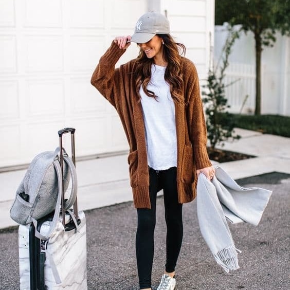 andreag42680997's tweet image. #modacomoda para ir a un #avion. 

travesiasemocionales.wordpress.com/2021/08/29/com…

#travesiasemocionales #agenciastours #bloggersimprescindibles #bloggersmolones #bloggersviajeros #celebscolombia #comunidadviajera #estapasando #parejaviajera  #blogdeviajes #viajesestilodevida