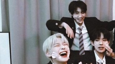 FEVERKSW's tweet photo. #ENHYPEN is seven, and will always be seven. https://t.co/kEEXg8ioCu