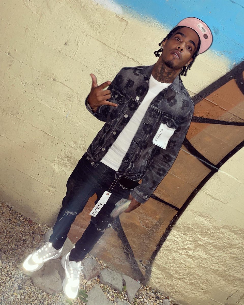 Kidd_ricco's tweet photo. Thinkin bout my future like Sierra but im higher than a seahawk 🦅⚡️ https://t.co/3ZT4SVZidM