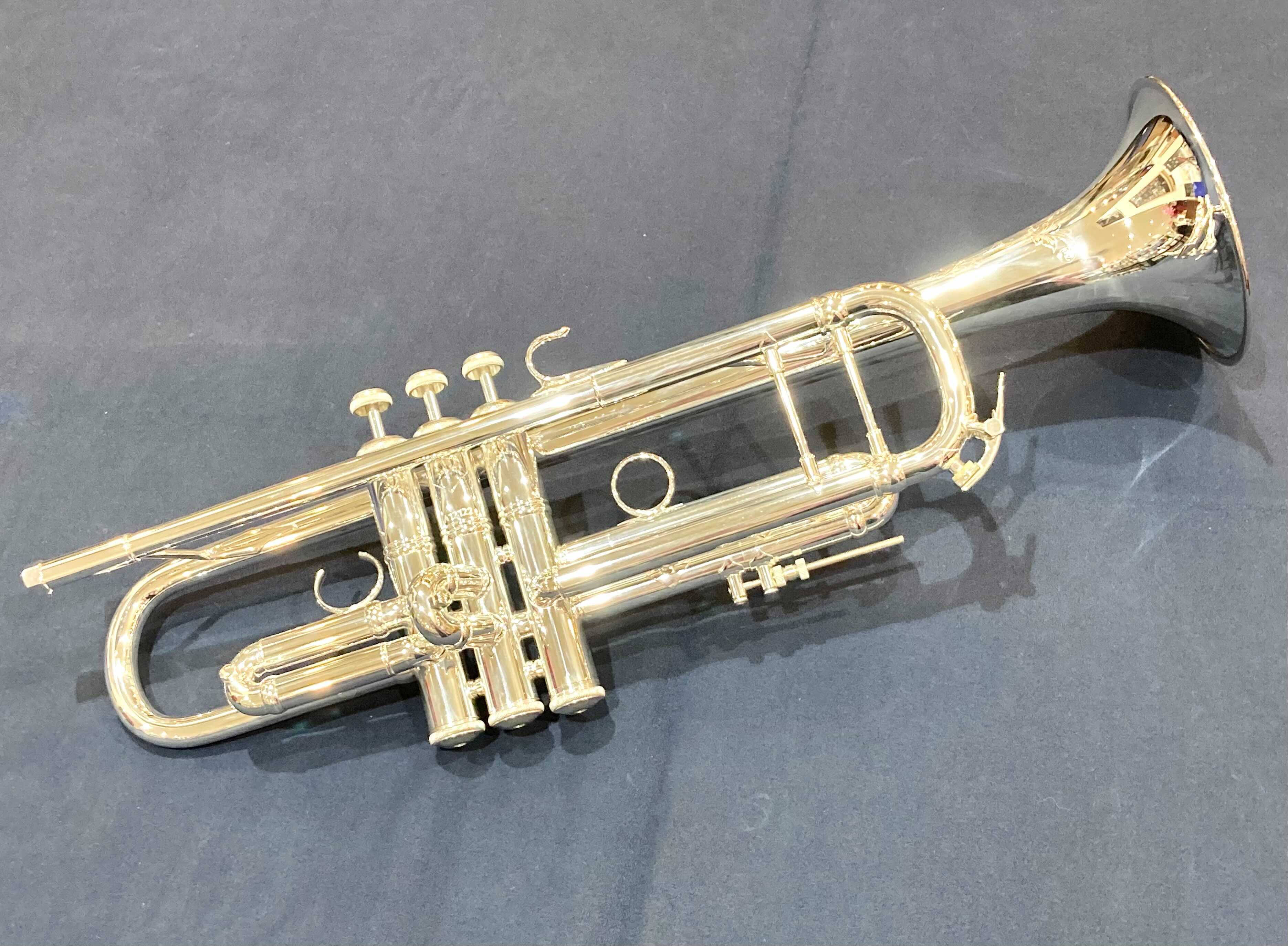 تويتر 天理楽器大和郡山店 公式 على تويتر トランペット 入荷しました Bach アルティザン が届きました 彫刻が かっこいい 音色ももちろん良いです 試奏もできます ご来店お待ちしております T Co Lxitwlw4dp
