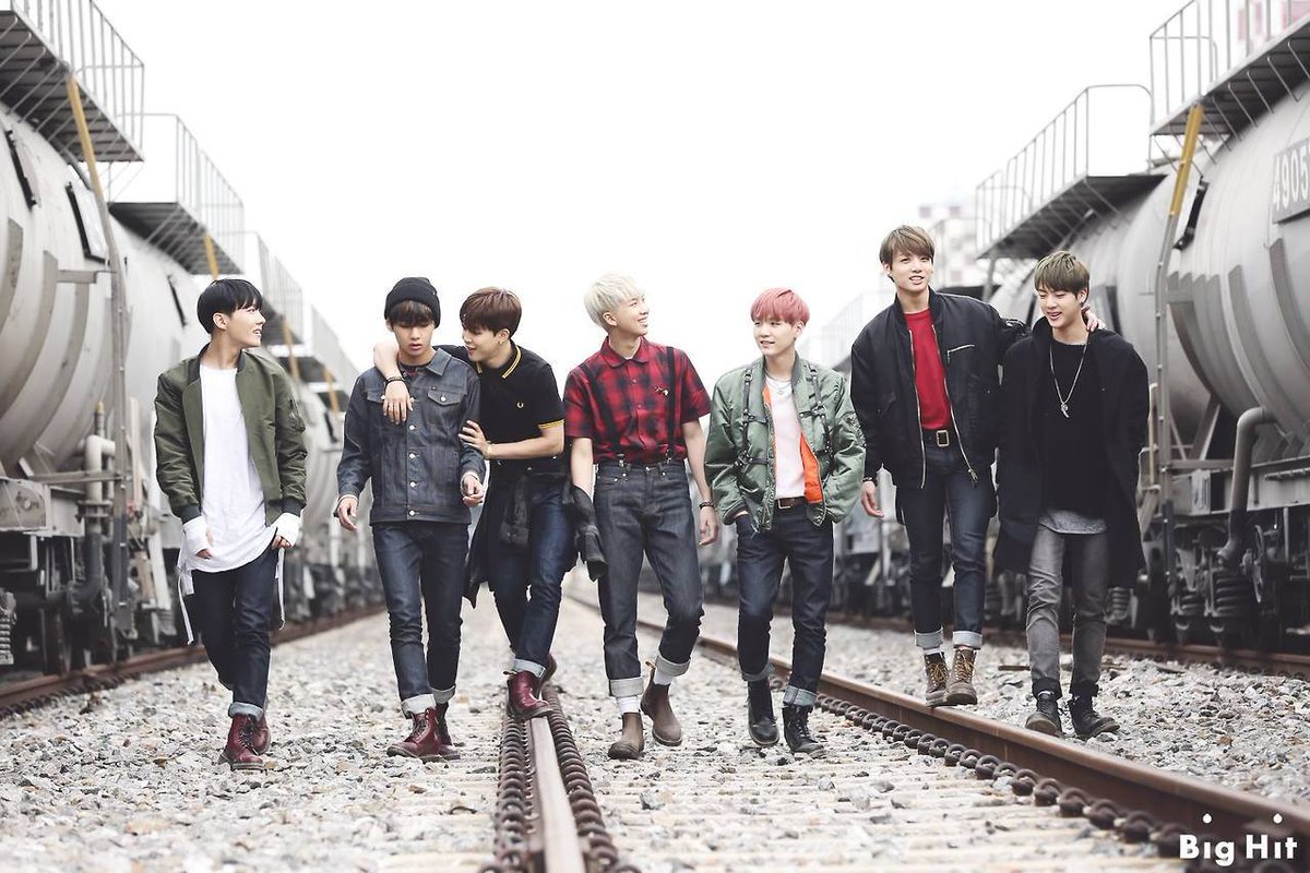sujsays_'s tweet photo. I am so grateful for you 7. 
#방탄소년단3000일축하해 
#3000DaysWithBTS 
#방탄소년단_데뷔_3000일_축하해 
#BTS_3000일 https://t.co/S3tgGmAJh4