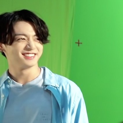 เอ็นดูน้องแหละยิ้มหวานเชียวพี่จองกุก https://t.co/dBKWKughWa<a href="/tag/kookv"class="tags"><span>#kookv</span></a>