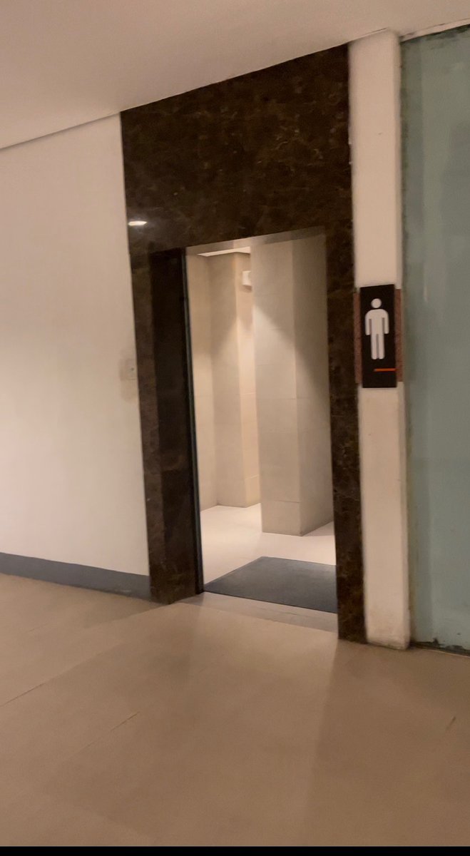 cummer_alter's tweet photo. Hey! someone near?

#RobinsonsGalleriaCebu
#BasementCR
#JaksTrip #cebualter #cebuano #CrTripper https://t.co/CpuFBwQpSU