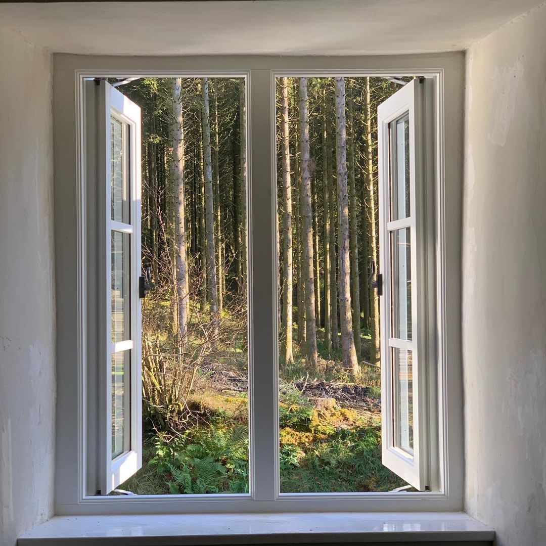 WoodenWindowsUK's tweet photo. What's your view on this beautiful #bankholiday Sunday? ☀️
#showusyourview #throughyourwindow #viewthroughyourwindow #woodenwindows #woodendoors #timberwindows #timberdoors https://t.co/pUIfJwbpAY