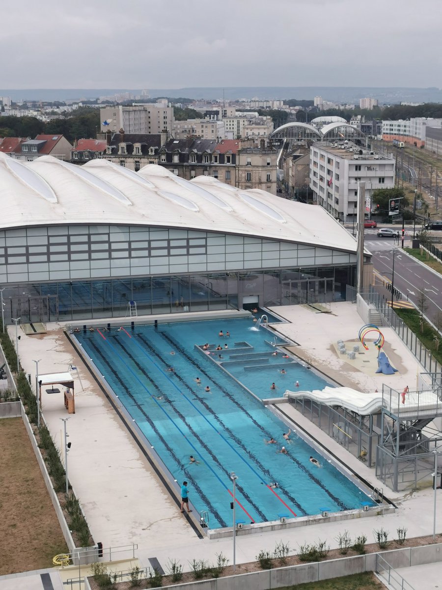 Ronyol51's tweet photo. Organisation au top @velotour dans @VilledeReims La ville de Reims autrement avec ses lieux emblématiques #champagneparcauto #palaisdutau #hallesduboulingrin #champagneruinart #lyceeclemenceau #museeauto #lacartonnerie ☀️👍🥂 @GroupamaNordEst @Decathlon https://t.co/YLkmnNLaty