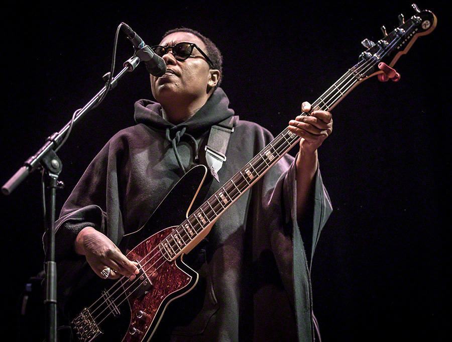 Happy Birthday   Meshell Ndegeocello
1968 8 29            53   Mario Winans
1974 8 29                      47 