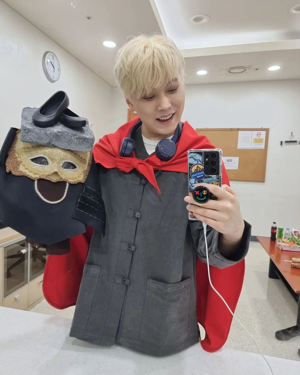 mings_team's tweet photo. 210829 @LIU_Sungmin IG
↳ I was really happy performing as 'rubber shoes'.
Every round I played was a series of tensions 😆
I've always wanted to be on the King of Masked Singers,
Thank you to the staff of "King of Masked Singer" for giving me this opportunity.

#SUNGMIN #성민 https://t.co/QzKQujlWBD