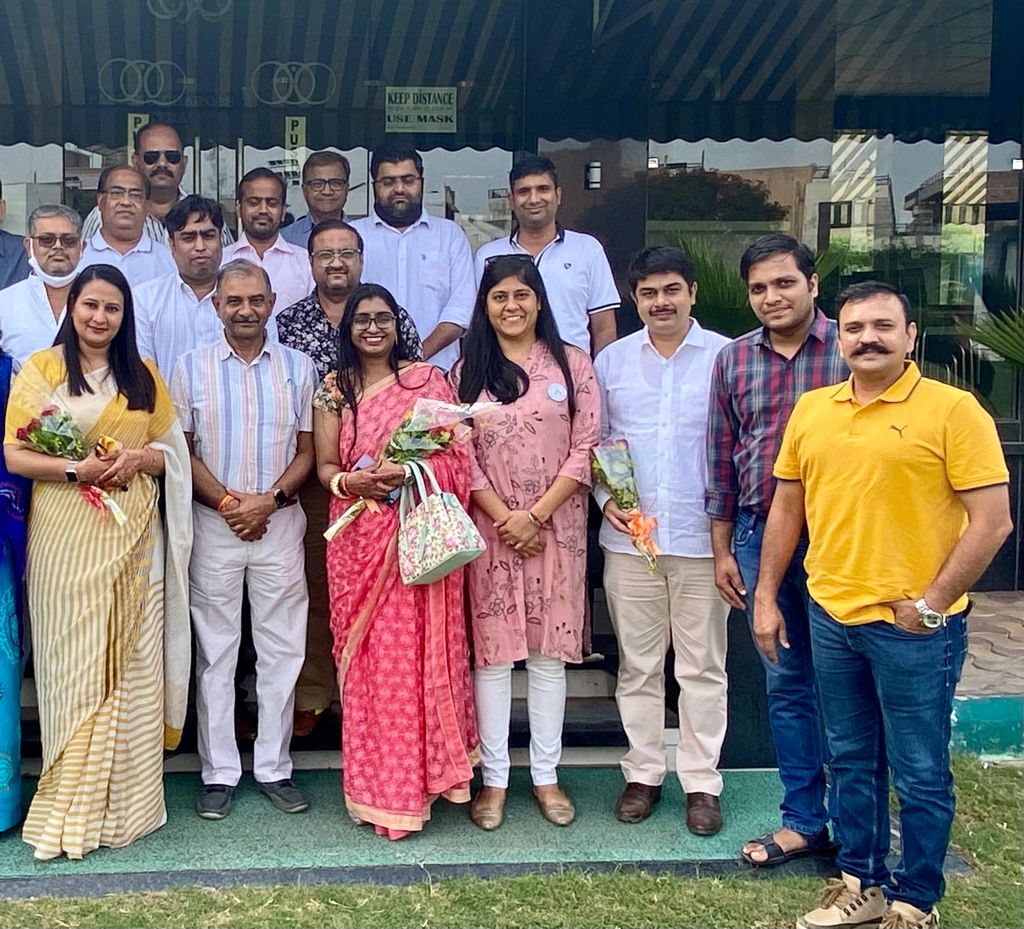VipinBGoyal's tweet image. Brainstorming session of @AipcJodhpur presided by Sh.Depak Singh Gehlot. Vice-president Smt. Aishwarya was felicitated for her new assignment of President Mahila prakoshth Pali district.
@ProfCong @RajAIPC