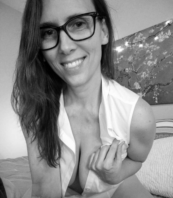 I love making gentleman smile.  My golfing bra/no bra has taken off lately. It is 100% monetized so I<a href="/tag/coffeetime"class="tags"><span>#coffeetime</span></a>