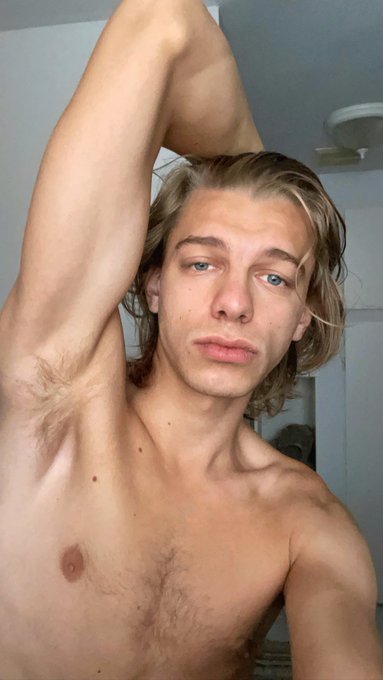 Good morning Twitter 😴☀️ https://t.co/hds1qTvFKz<a href="/tag/newprofiepic"class="tags"><span>#newprofiepic</span></a>