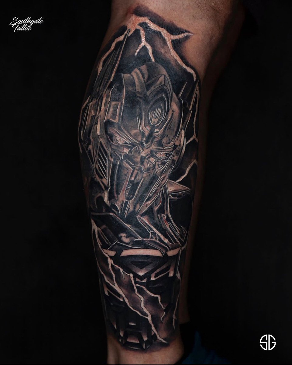 Southgate SG Tattoo & Piercing Studio on X: "• Optimus Prime • calf project by our resident @roudolf.dimov.tattoos Bookings/info: @southgatetattoo • • • #transformers #optimusprime #southgatetattoo #customtattoo #sgtattoo #sg #londontattoostudio ...