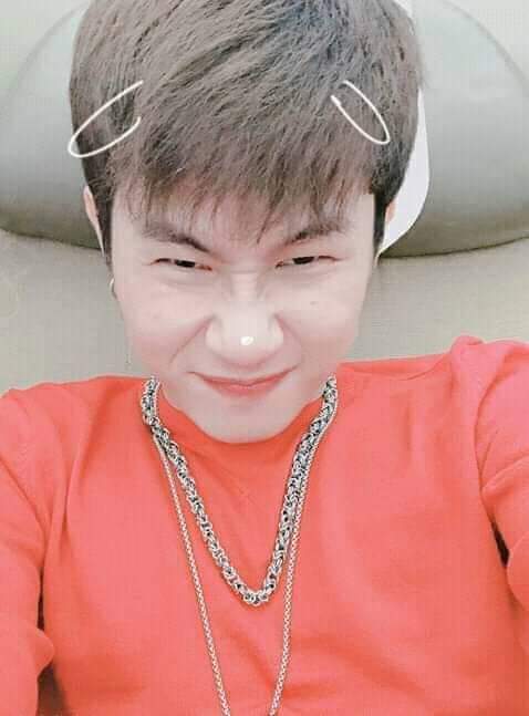 Nha271206's tweet photo. Mỗi buổi sáng chỉ cần mở điện thoại lên là e thấy A qua chiếc điện thoại là e hạnh phúc lắm rồi 
LUÔN ĐỒNG HÀNH CÙNG JACK
#JackJ97
#FcDomfamily
#DomluonbenJack
@phuongtuan_j97 https://t.co/Q0hSZqiZfg