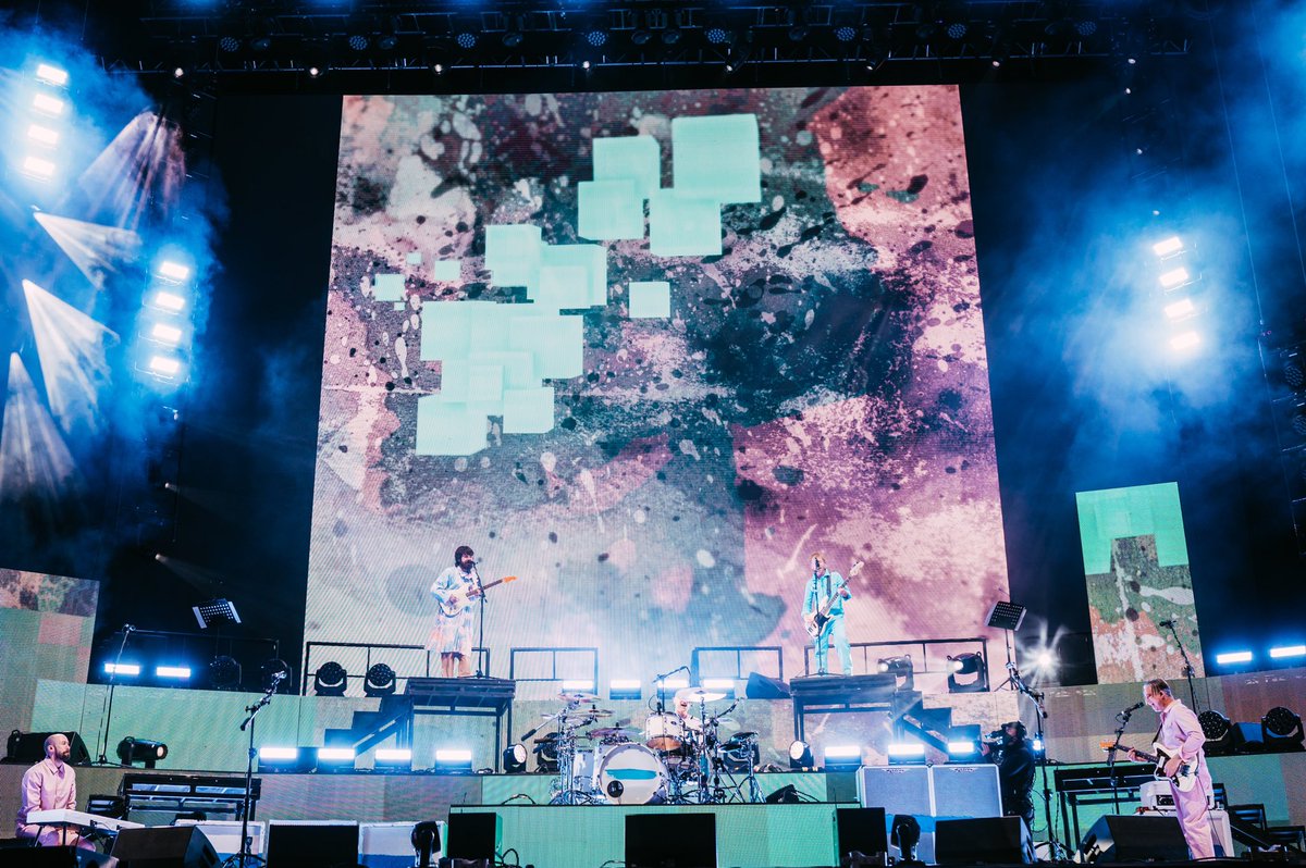 BiffyClyro's tweet photo. READING, we’ll see you soon… 8.40pm Main Stage West. If you’re not at the festival, catch our set live on @BBCiPlayer tonight

📸 1-3: Matt Eachus 
📸 4: Unknown Male 01
📍Leeds Festival

@OfficialRandL #randl21 https://t.co/tqvYa5jqEq