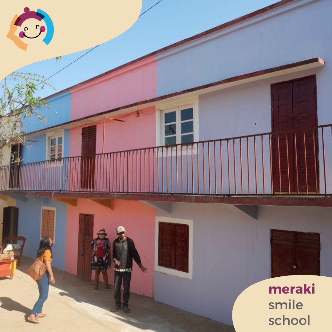 SmileMeraki's tweet photo. #renovation update: the exterior of our school is now complete with fresh paint, safe windows and doors, and child friendly colors!
😏Stay tuned to check out the interior of the #school
#workinprogress #EducationForAll #Madagascar #RightToEducaction #volunteering #NGO https://t.co/Jub7iqcrL7