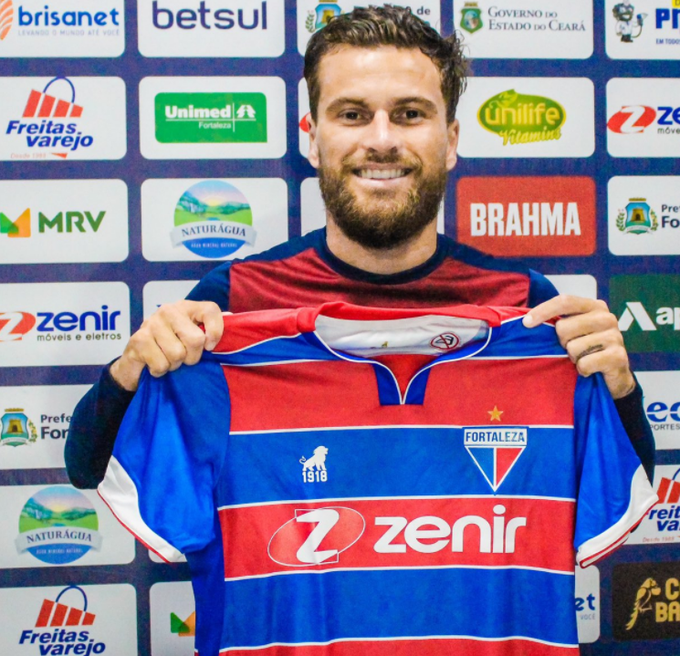 E989zThXMAMGcfD?format=png&name=small