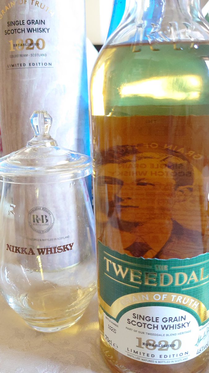 二杯目もスイートなウィスキー。
ザ・トゥイーデイル グレーンオブトゥルース(<a href="/tweeddaleblend/">Tweeddale Whisky</a>)
ハイランド産の大麦と小麦のみ使用とのこと。バーボン樽熟成でオロロソ樽でフィニッシュ。オロロソの影響は少なめ麦の甘味と爽やかなスパイス。

ティーリングのシングルグレーンよりコクがある。