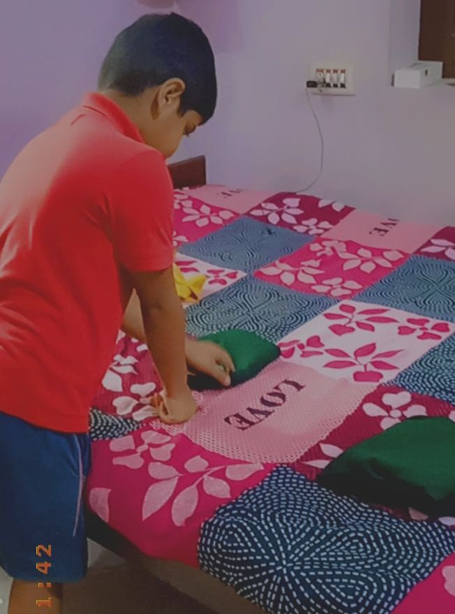 KamyaKomal's tweet photo. just found this cutie folding my clothes
Every girl deserve brother like him❤️ https://t.co/tcFpR3Izuu