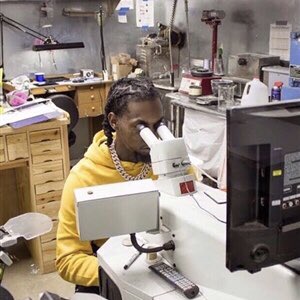 namuszn's tweet image. stink…that isn’t you in the first pic