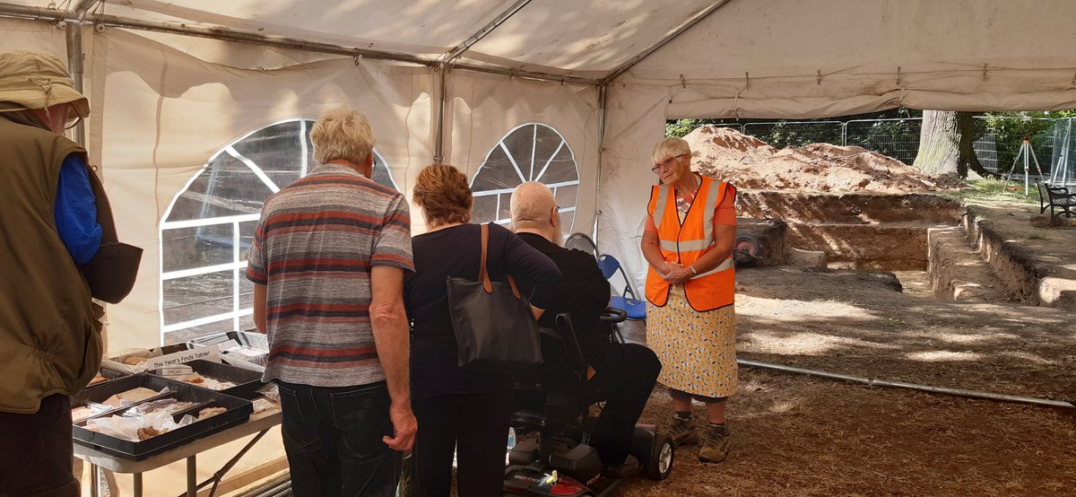 TPCommArch's tweet photo. Amazing Open Day at @WollatonHall, we had over 150 visitors to our marquee and dig site, including some of this year's trainees! A massive thank you to those who came to help! A great end to a great dig! #OpenDay #training #WeDig #archaeology #volunteering #ThankYou https://t.co/1Hbgd0Jqpy