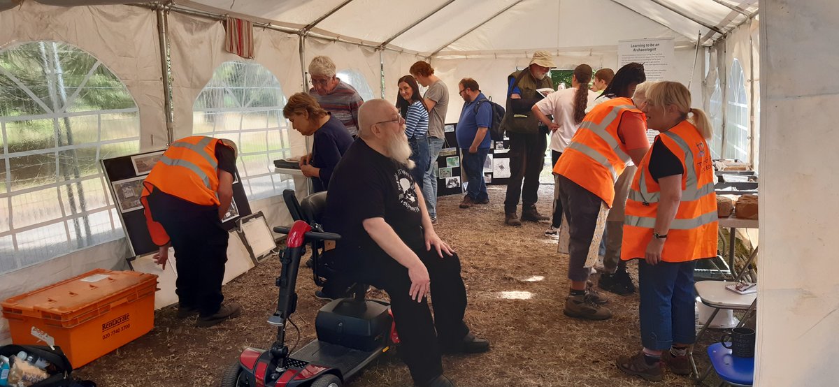 Amazing Open Day at <a href="/WollatonHall/">Wollaton Hall</a>, we had over 150 visitors to our marquee and dig site, including some of this year's trainees! A massive thank you to those who came to help! A great end to a great dig! #OpenDay #training #WeDig #archaeology #volunteering #ThankYou
