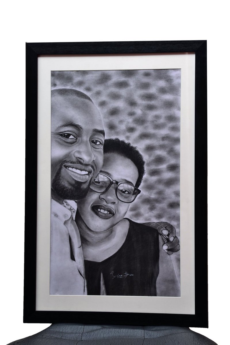 JiptaFez's tweet photo. I recently finished this too.
Charcoal pencil on paper.
#AdvanPortraits

Photo.            Vs.         Drawing https://t.co/G0ld7E1CSN