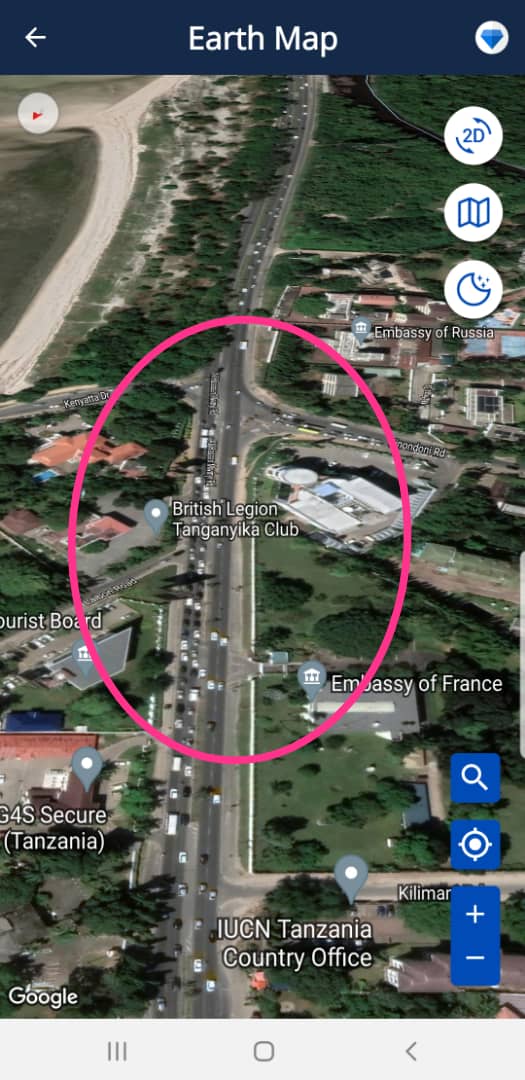 ExMayorUbungo's tweet photo. Kuna nini Ktk Makutano ya Barabara ya Ali Hassan Mwinyi na Kinondoni.?

Eneo lenye Historia Mbaya

1982 Ndipo ilpo uwawa Komandoo Mohammed Tamimu,Kwa Majibizano ya risasi na Chupa za Soda,Wakianzia Nyumbani Kwake Kinondoni mkwajuni

Mwaka 1998  Magaidi walilipua Ubalozi wa USA https://t.co/nqknMRiK9K