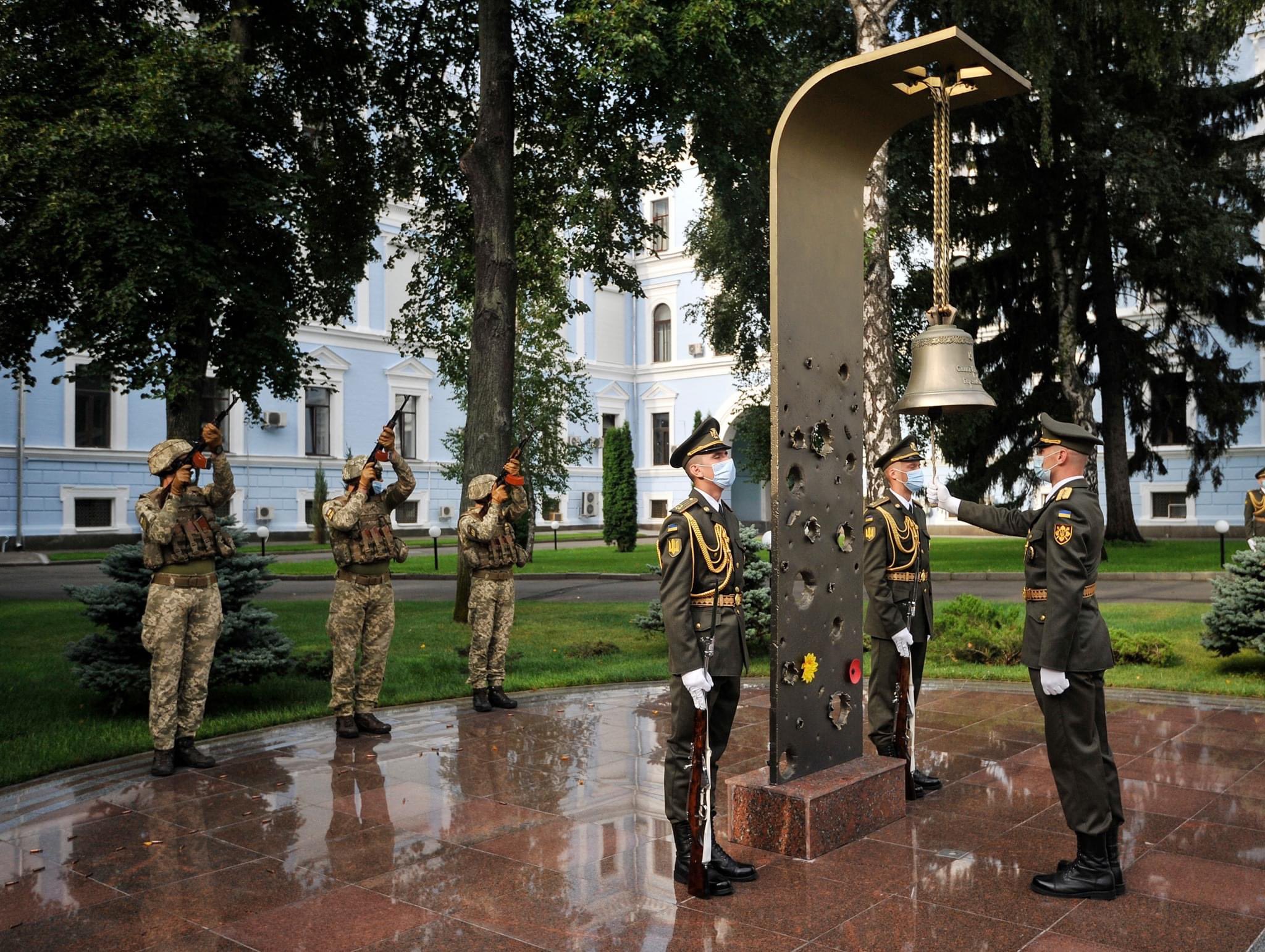 Сьогодні - День пам'яті захисників України - Цензор.НЕТ 9846