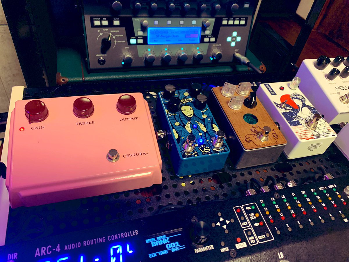 Gottsu52's tweet photo. 新しいエフェクターボード組み上がった!!
#エフェクターボード2021夏
#TempleAudio
#freethetone https://t.co/JGEY5DY5Us