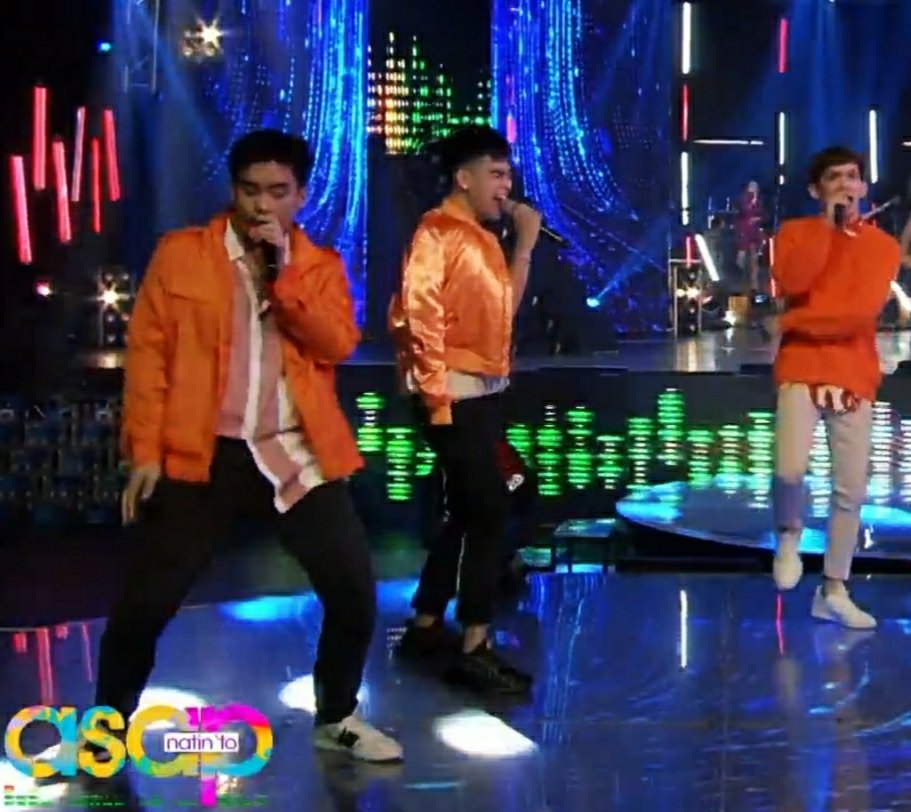 starzwishtoo's tweet photo. Nakaka-good vibes when we see you enjoying your performance!!! Y'all look sooooo good in TANGERINE!!! 😘😘😘

Stream #Kapangyariyan by @idollsph_ @lucasnikkogrc @enzo_almario @mattyjuniosa

#TatakASAP https://t.co/SHpohxv1fj