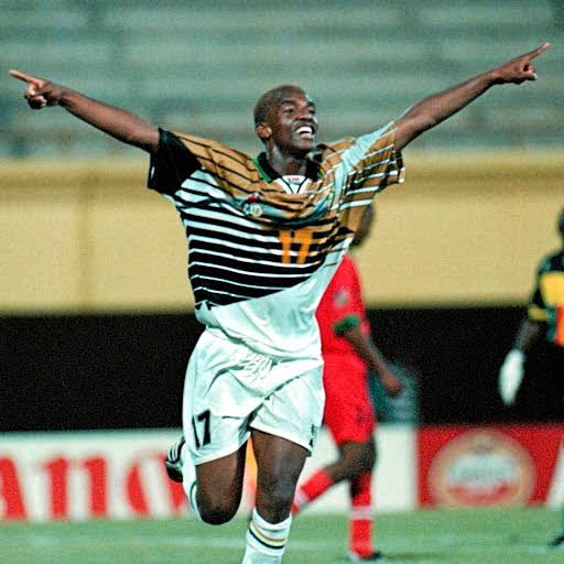 Facts_RSA's tweet photo. Benni McCarthy is Bafana Bafana all time leading goal scorer having scored 31 goals in 80 caps for his country. 
(https://t.co/8IOG9thLXC)

#factssouthafrica #SouthAfrica #bennimccarthy #bafanabafana #football #striker https://t.co/X75PiWEhcB