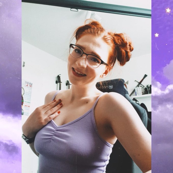 Happy Sunday! 🙃 Genie&szlig;t den Tag 😘  #finafoxy #redhead #redhairgirl🔥 #redheadswithglasses #girlswithglasses<a href="/tag/finafoxy"class="tags">#finafoxy</a><a href="/tag/redhead"class="tags">#redhead</a><a href="/tag/happy"class="tags"><span>#happy</span></a><a href="/tag/stylish"class="tags"><span>#stylish</span></a><a href="/tag/girlswithglasses"class="tags"><span>#girlswithglasses</span></a><a href="/tag/redhairgirl"class="tags"><span>#redhairgirl</span></a>